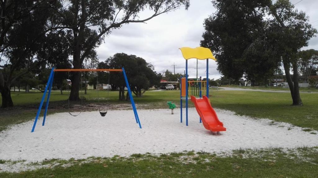 Cozy Inn Perth Luaran gambar
